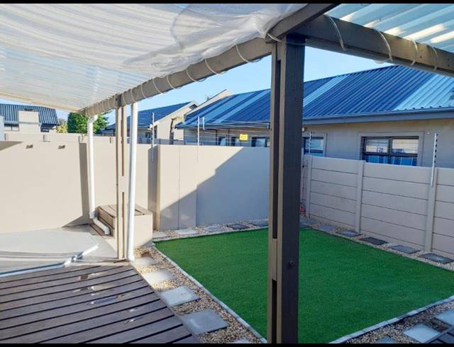 2 BEDROOM HOUSE RENTED IN PINELANDS
